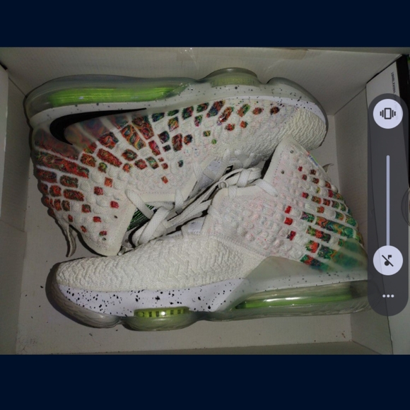 Nike LeBron command force 17